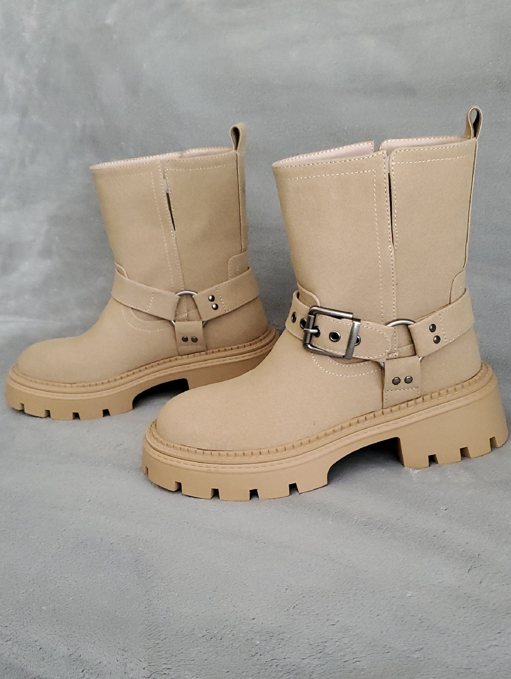 🆕️ LULUS Rylander Sand Faux Suede Slip-On Moto Ankle Boots WOMEN'S SIZE: 7